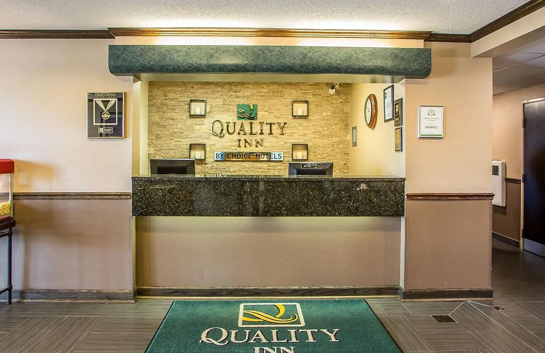 Quality Inn Elgin I-90-1