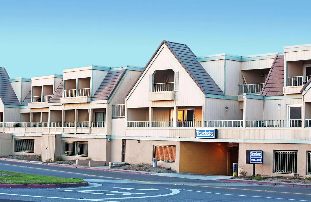 Travelodge By Wyndham Ocean Front-1