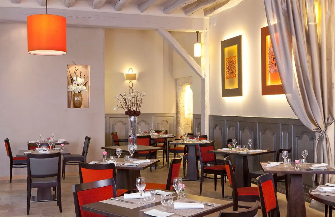 Hotel Aux Vieux Remparts-1