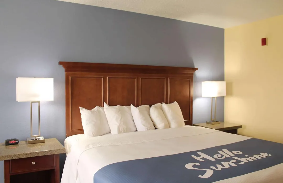 Days Inn By Wyndham Batavia Ohio-1