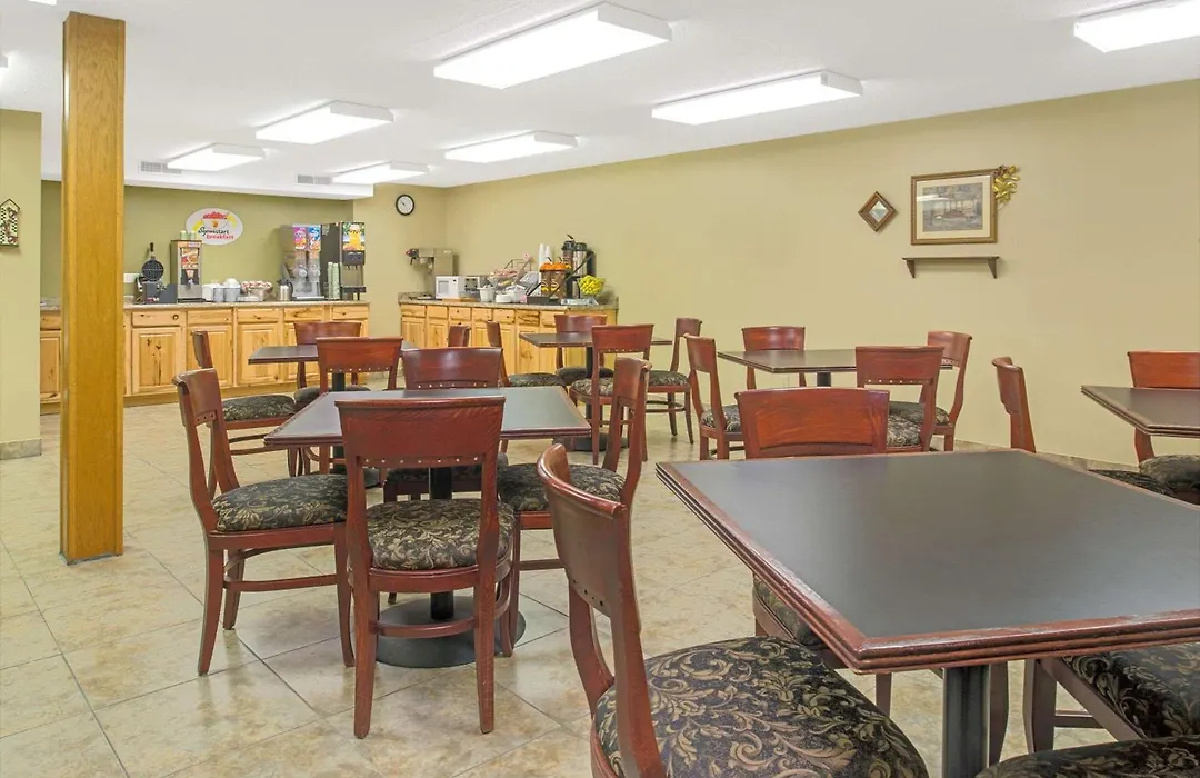 Super 8 By Wyndham St. Clair Mo-1