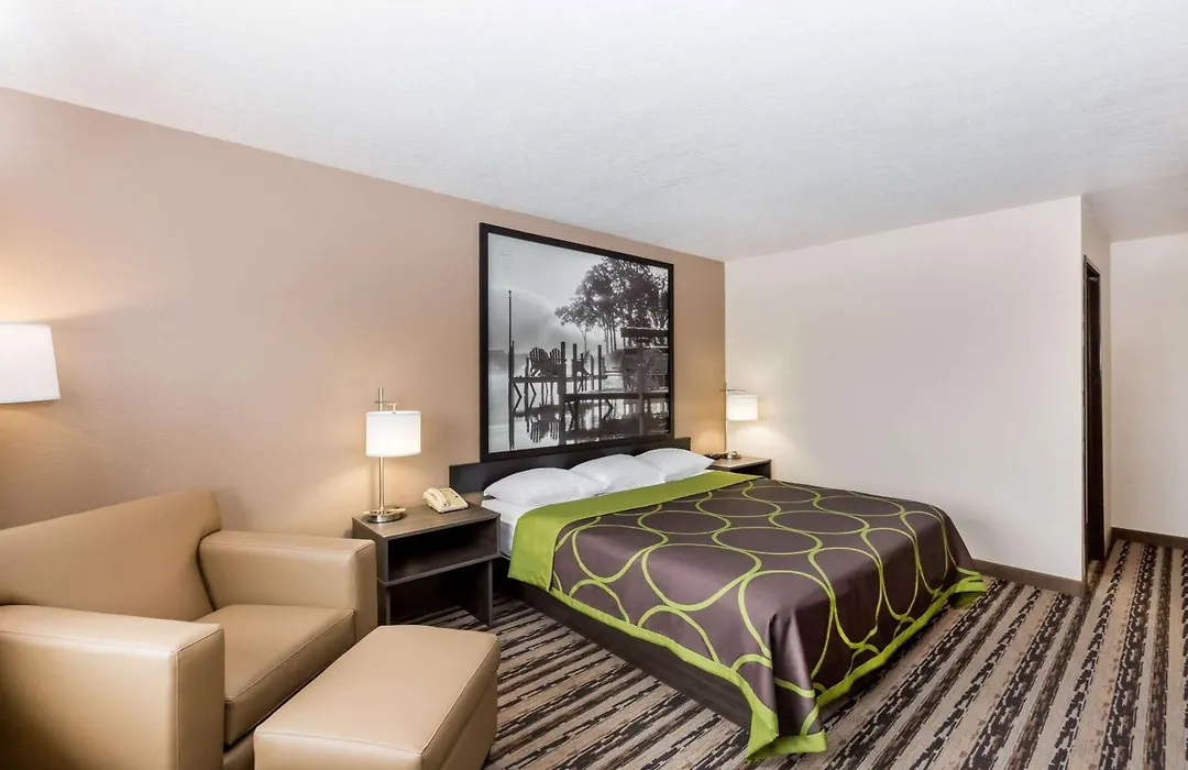 Super 8 By Wyndham Spirit Lake/Okoboji-1