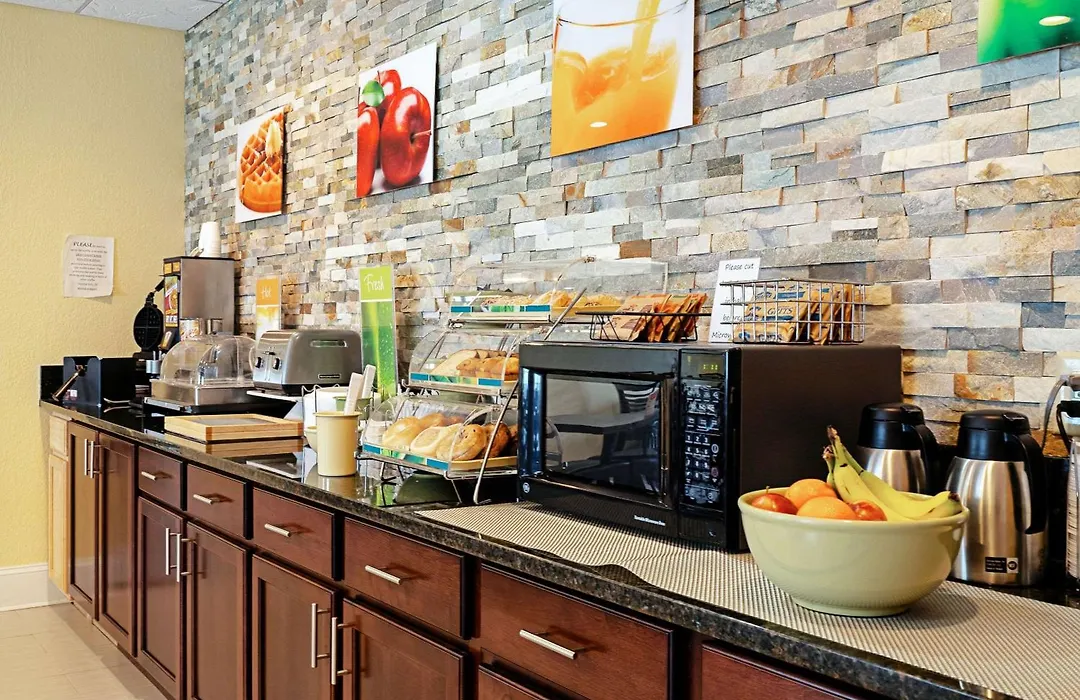 Quality Inn & Suites Robbinsville-1