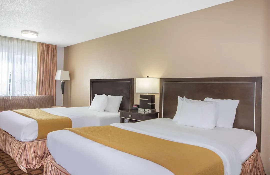 Umpqua Valley Hotel-1