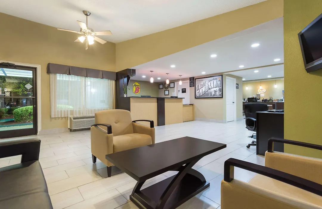 Super 8 By Wyndham Aberdeen Southern Pines-1