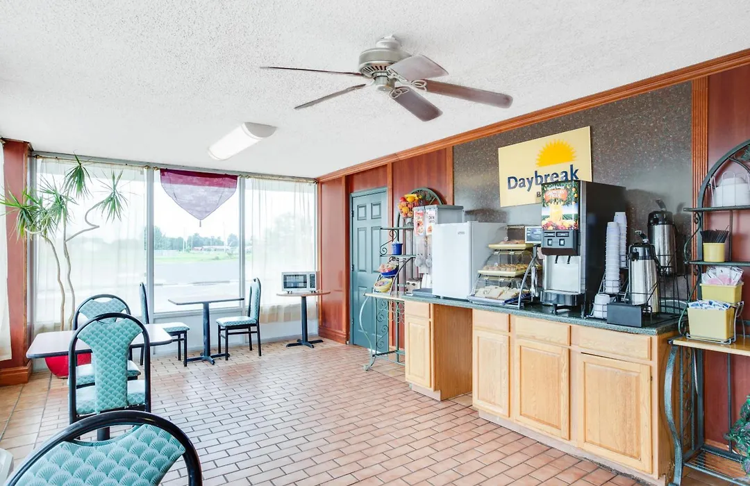 Days Inn By Wyndham Newport-1