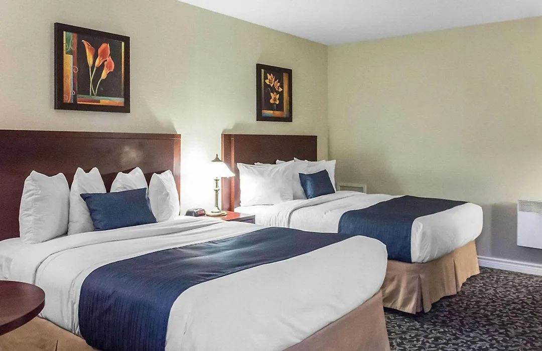 Quality Inn Mont-Laurier-1