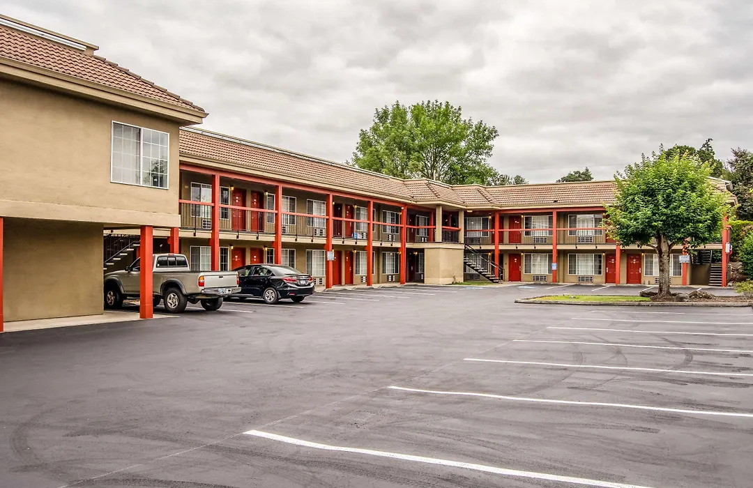 Econo Lodge Southeast Milwaukie/Portland-1