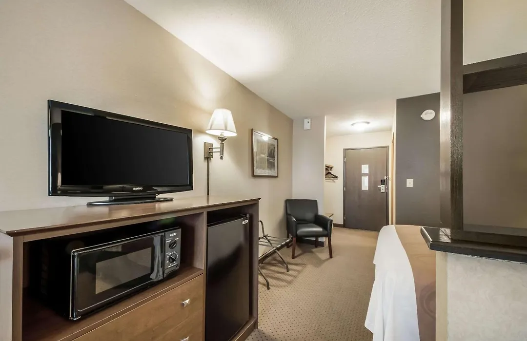Quality Inn & Suites Newberry-1
