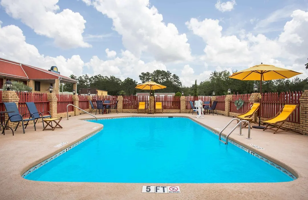 Days Inn By Wyndham Lake City-1