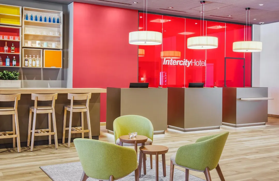 Intercityhotel Hamburg-Barmbek-1