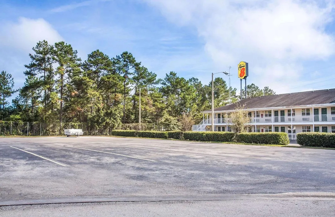 Super 8 By Wyndham Monticello-1