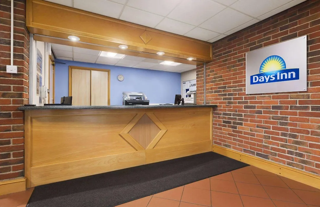 Days Inn By Wyndham Sevenoaks Clacket Lane-1