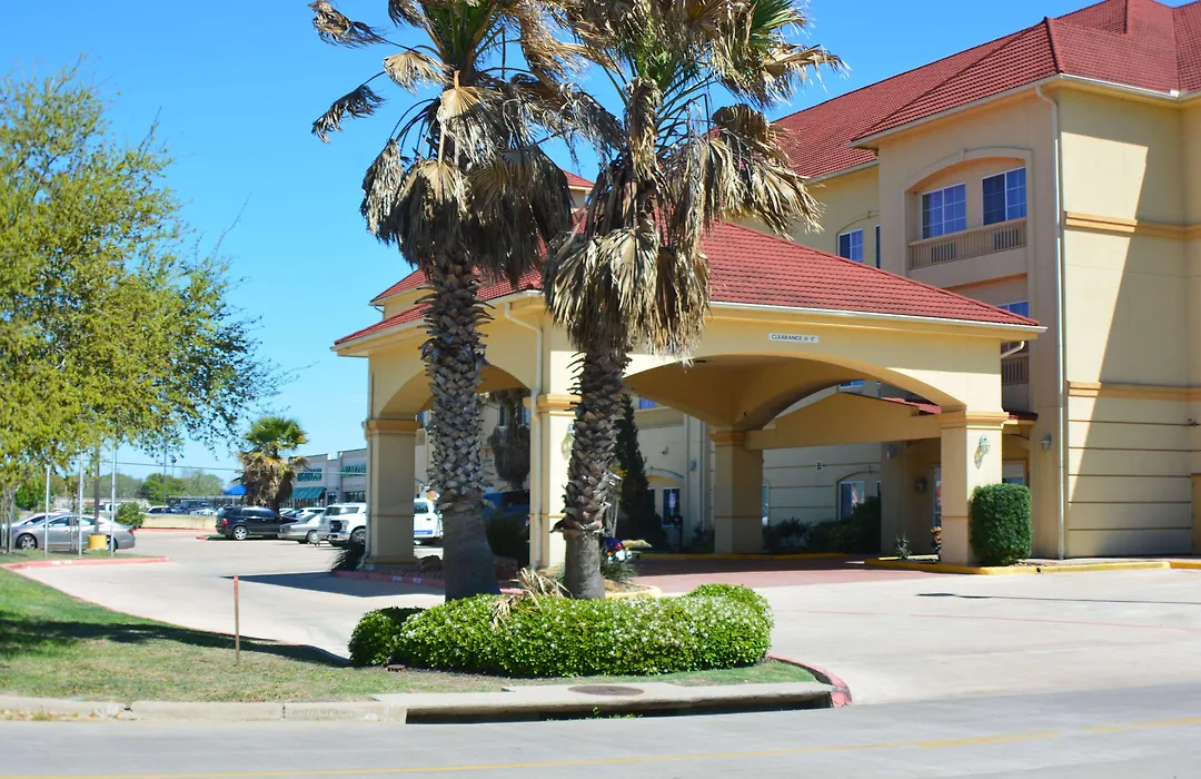 Baymont Inn & Suites Brenham-1