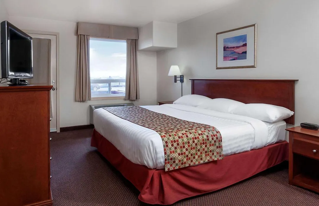 Super 8 By Wyndham Caraquet-1