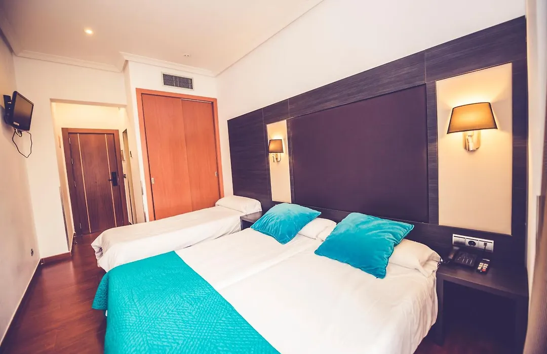Hostal Sol Los Angeles-1