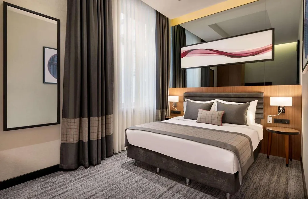 Ramada By Wyndham Budapest City Center-1