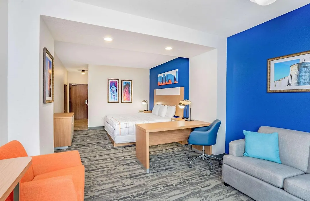La Quinta Inn & Suites Katy-Mills By Wyndham Katy-1