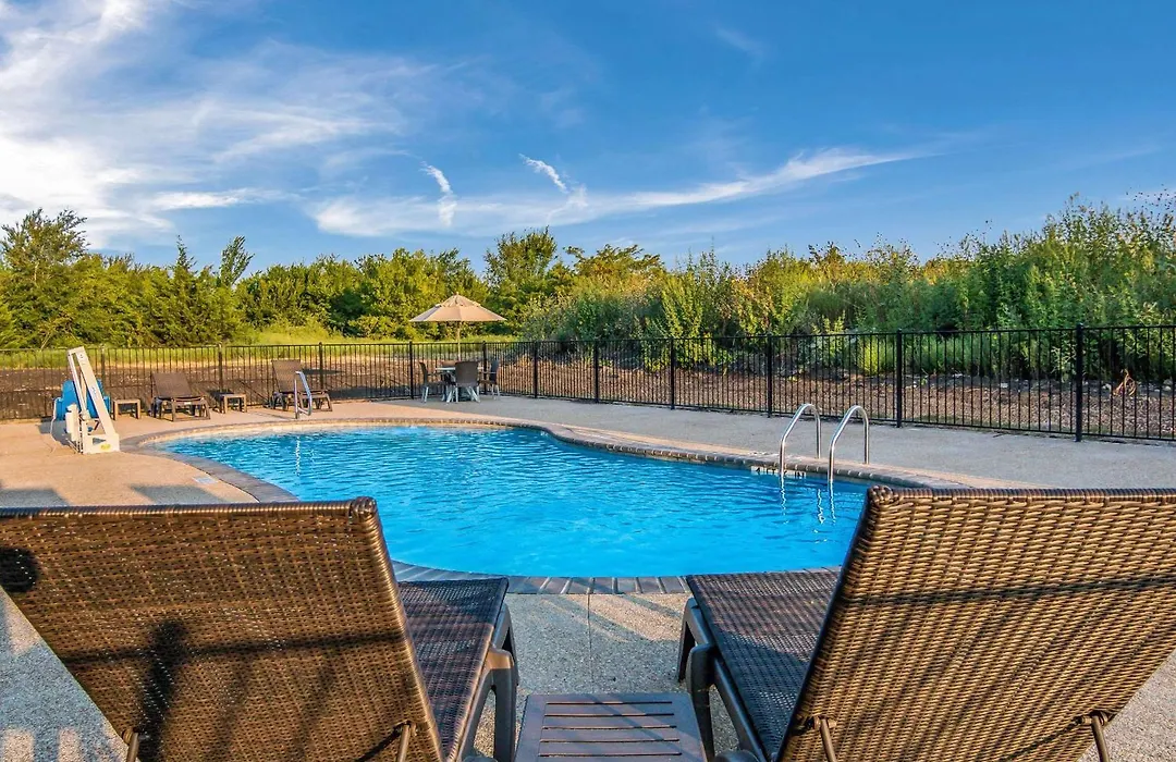 Comfort Suites Desoto Dallas South-1