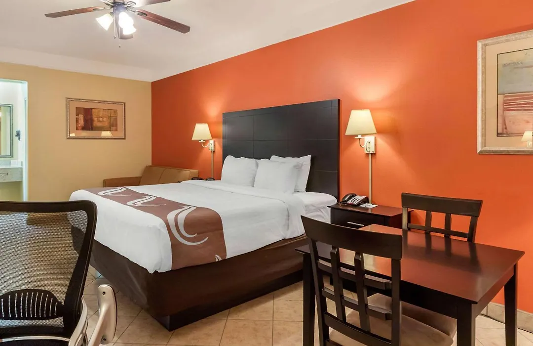Quality Inn & Suites At The Outlets Mercedes-Weslaco-1
