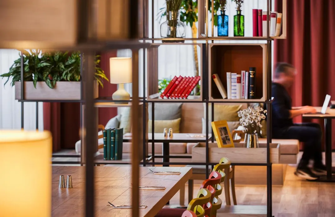 Intercityhotel Wiesbaden-1