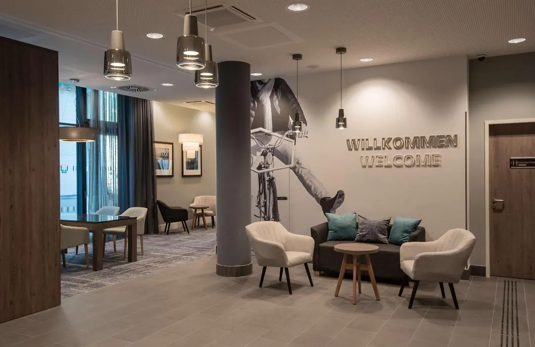 Hampton By Hilton Duesseldorf City Centre-1