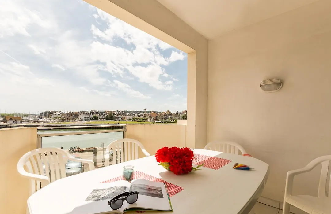 SOWELL RESIDENCES Le Port-1