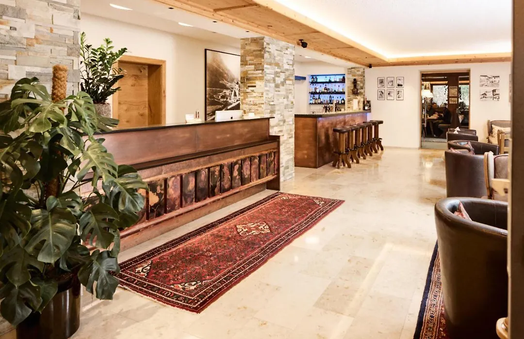 "Quality Hosts Arlberg Hotel Garni Moessmer"-1