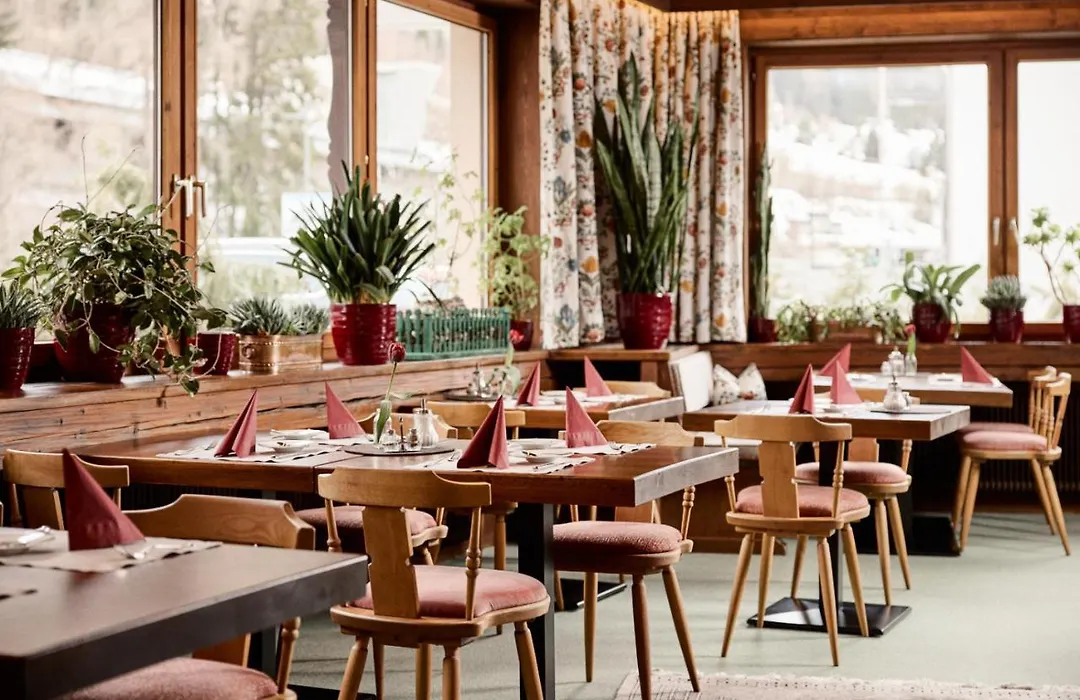 "Quality Hosts Arlberg Hotel Garni Moessmer"-1