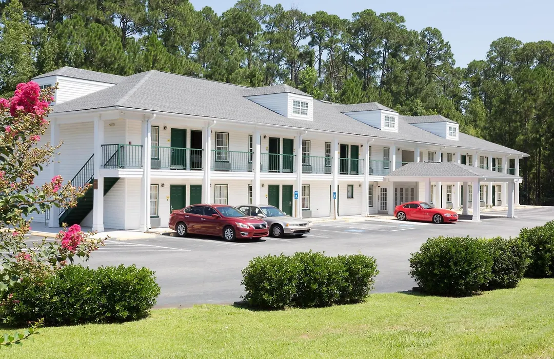 Super 8 By Wyndham Statesboro-1