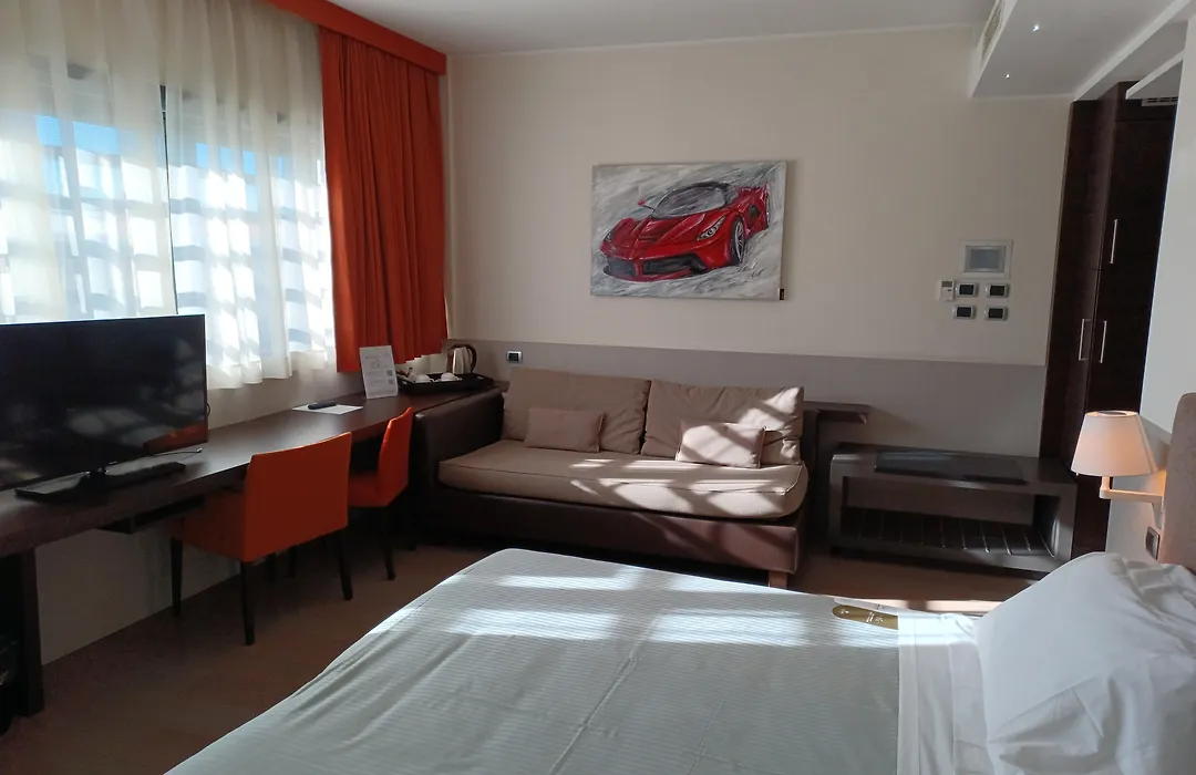 Rmh Modena Des Arts-1