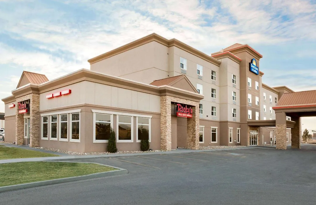Days Inn & Suites By Wyndham Edmonton Airport-1