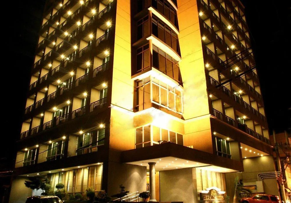 Herald Suites Solana-1
