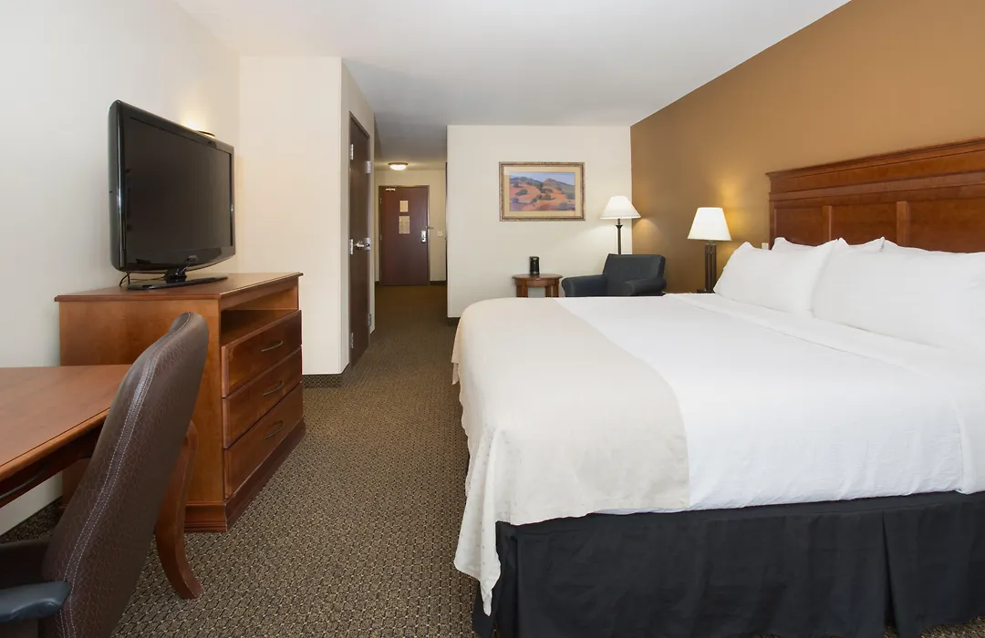 Holiday Inn Express & Suites Trinidad By Ihg-1