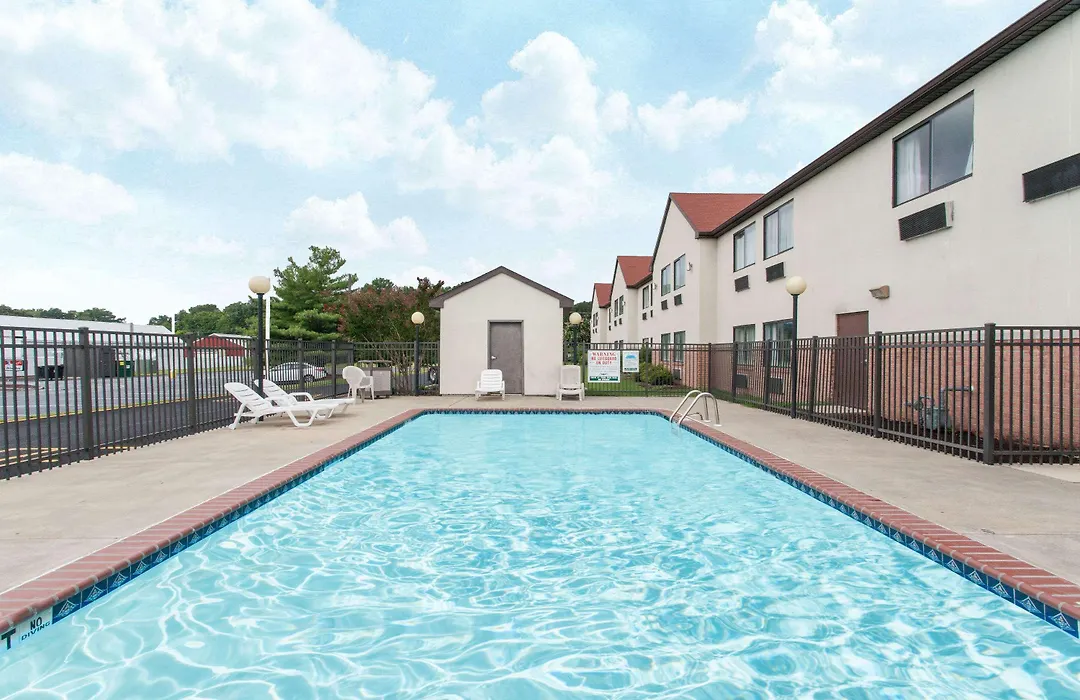 Days Inn & Suites Seaford-1