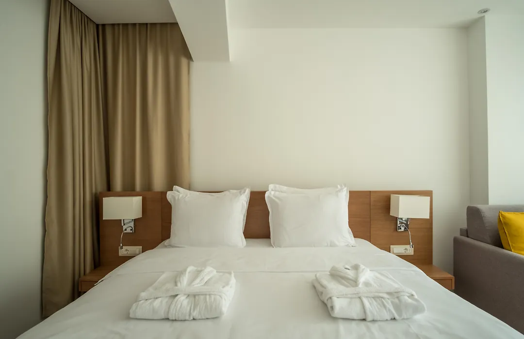 Hotel Harmonia By Dukley-1