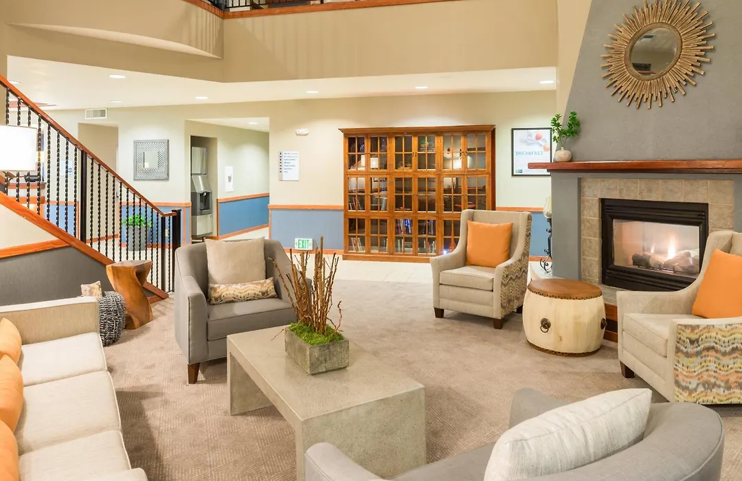 Holiday Inn Express Hotel & Suites Arcata/Eureka-Airport Area By Ihg-1