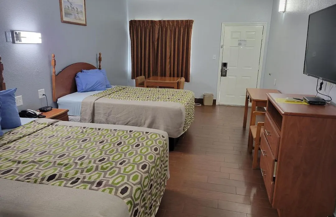 Scottish Inn & Suites-1