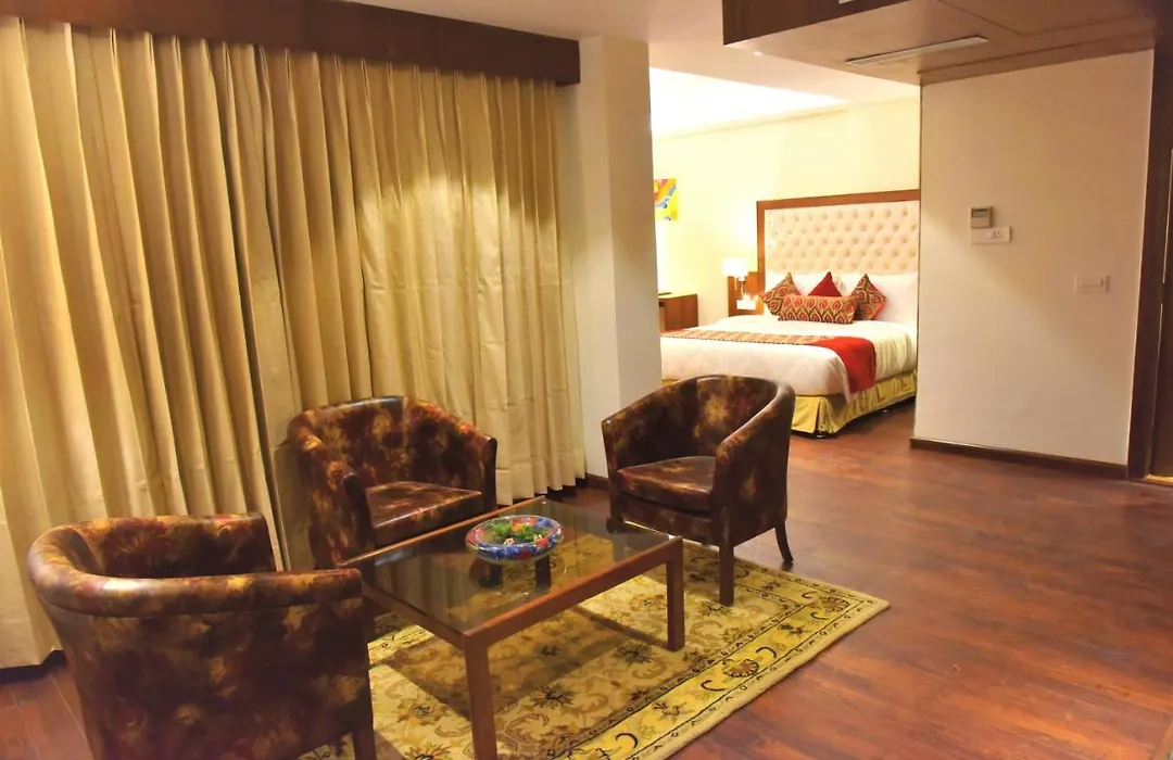 Royale Retreat Hotel & Spa Near Mall Road-1