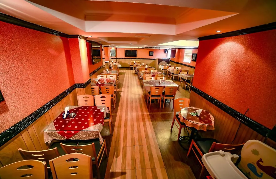 Hyde Park Hotel-1