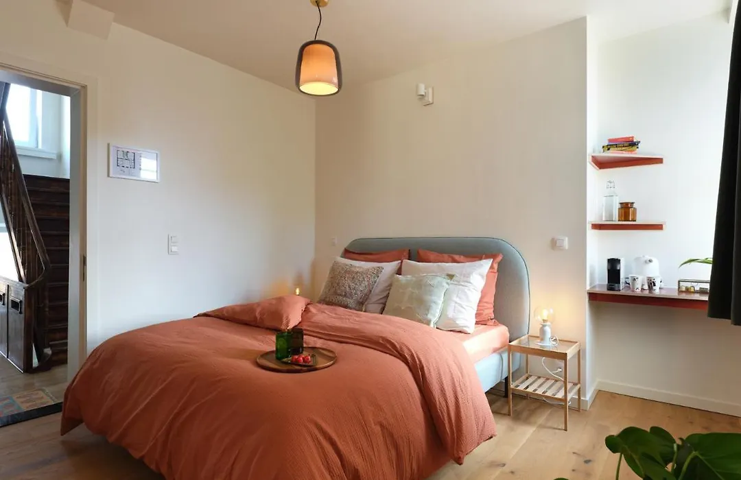 Rute - Bed No Breakfast-1