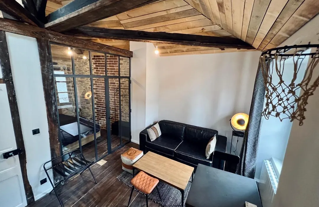 Les Suites de la Tour d'Embas-1