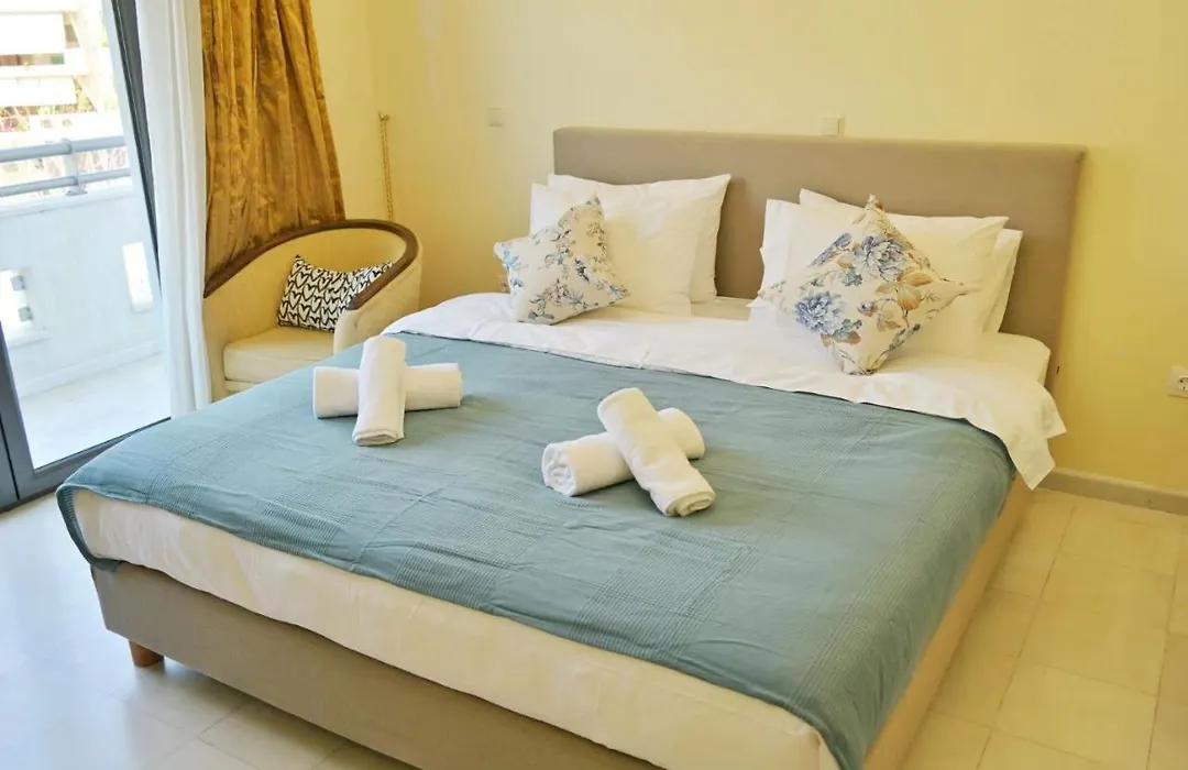 New Times Home & Hotels Near Metro Station Athens Center-1