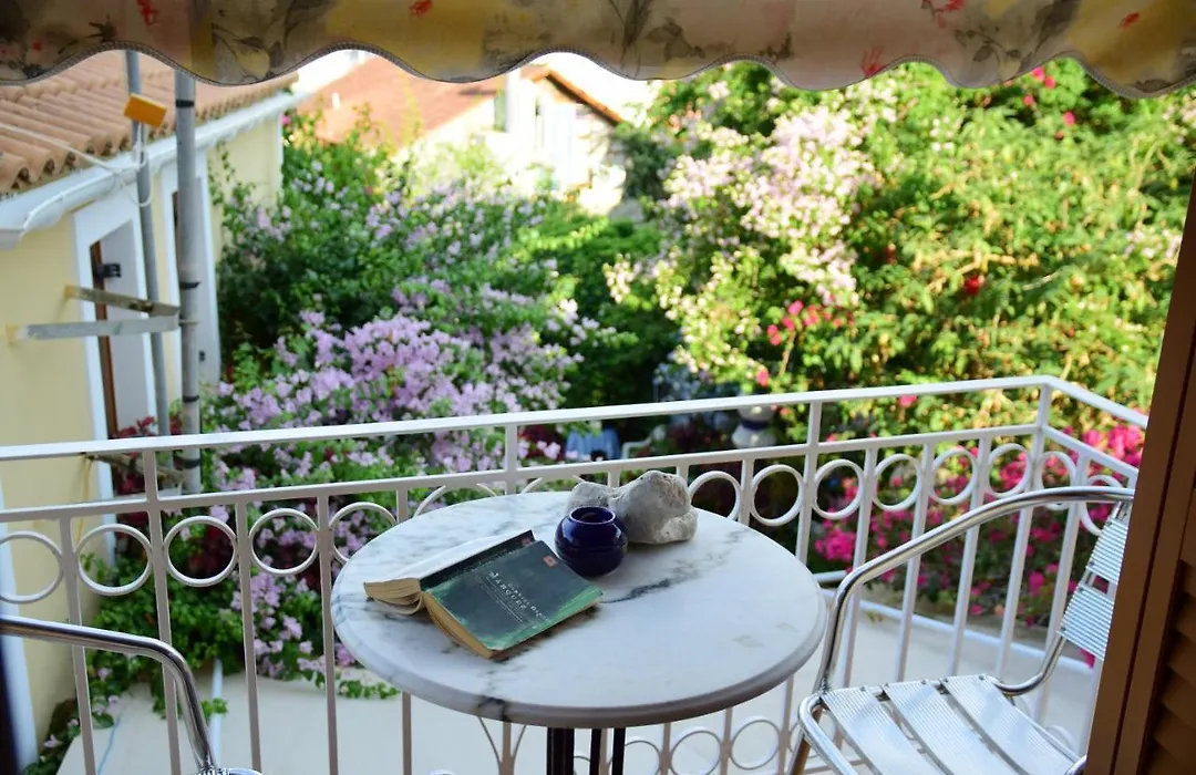 Fiori Studios Fiscardo-1