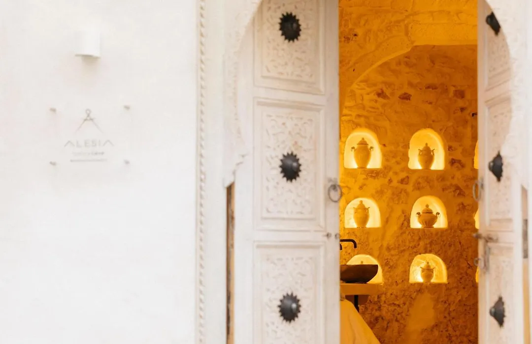Alesia Luxury Cave-1