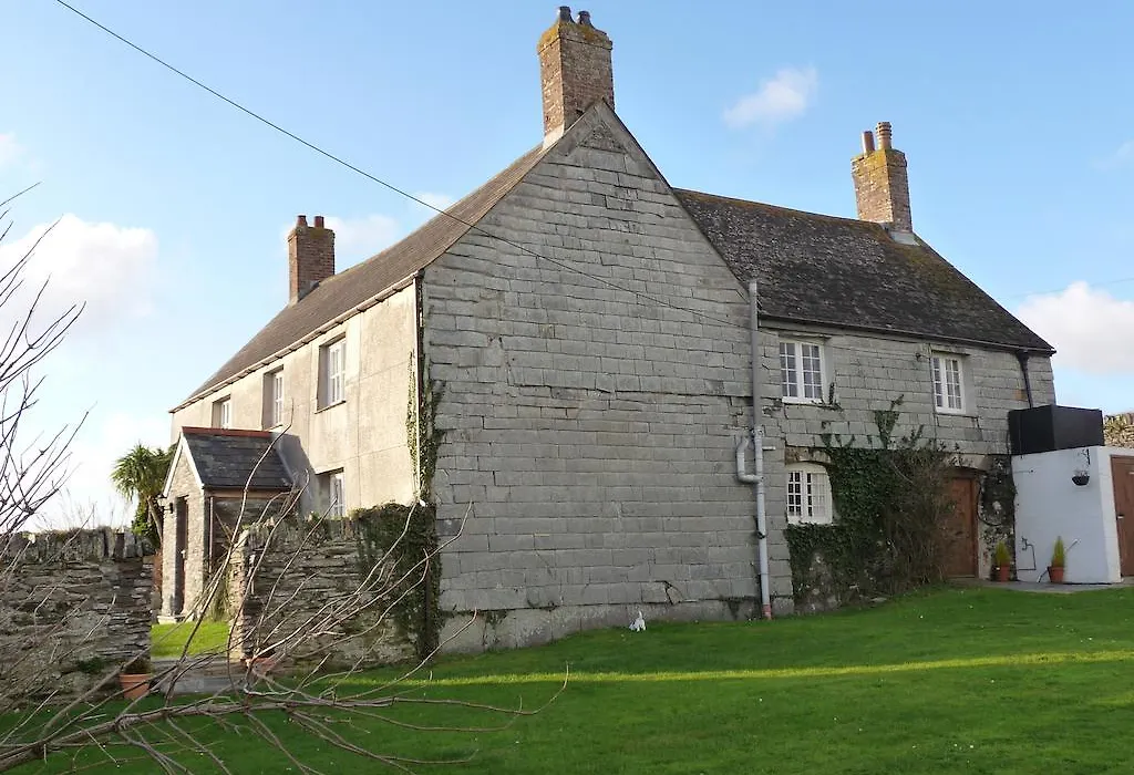 Lellizzick Farmhouse-1
