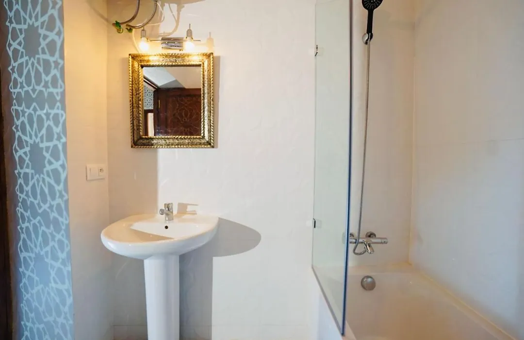 Riad Amelia : Lalla Fatima Zohra Room-1