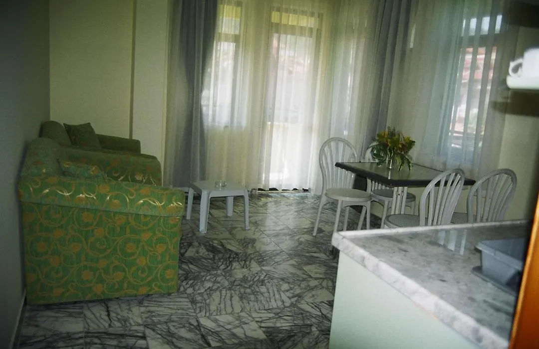 Oezay Apart Otel-1
