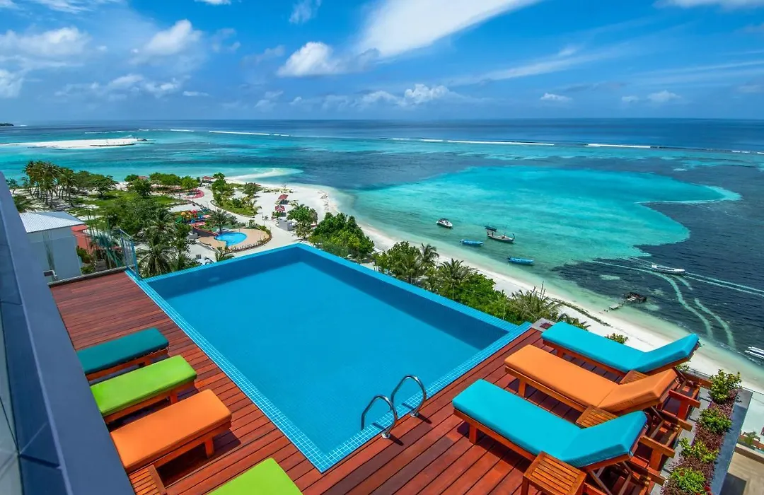 Triton Prestige Seaview And Spa-1