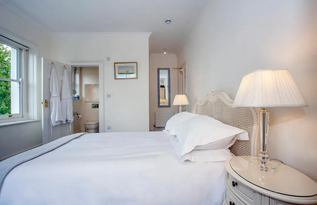 Bear'S Well Guest House-1